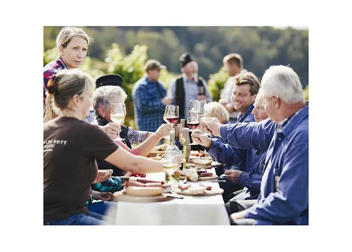 Oma Ludwin 2 Comfortable